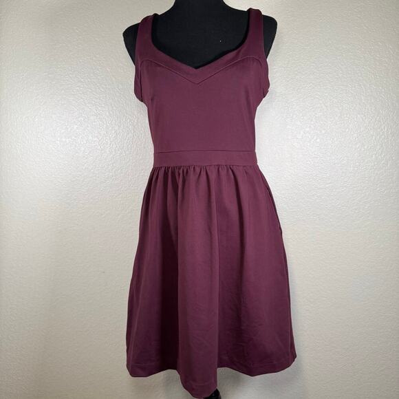 Cynthia Rowley Dresses & Skirts - Cynthia Rowley Burgundy Purple Sleeveless V Neck Stretchy Pockets Dress Size M
